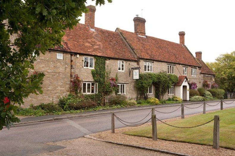 Falcon Hotel Towcester Extérieur photo